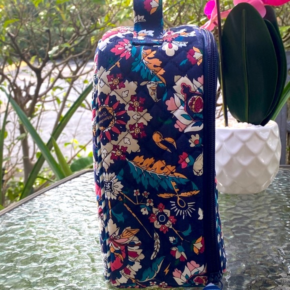 Vera Bradley Harry Potter Home To Hogwarts Quilted Zippered Lunchbox - Picture 8 of 16